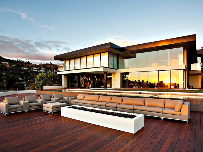 Một trong những tài sản đắt giá của Jho Low là căn biệt thự nằm tại khu West Hollywood, thành phố Los Angeles, Mỹ.