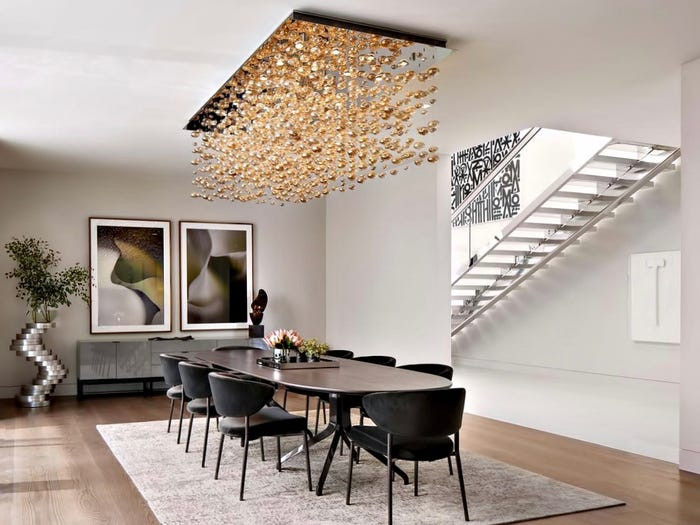 Ngôi nhà có diện tích hơn 1.200 m2 nằm trong một khuôn viên rộng đến 4.850 m2.