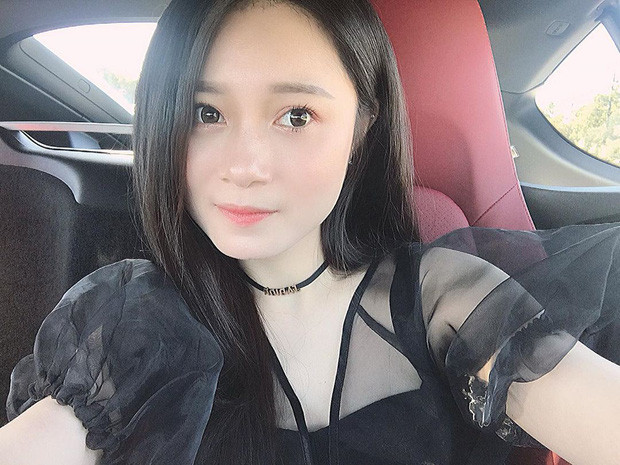 Cẩm Tú là nàng rich kid từng gây bão mạng xã hội với video mua sắm tại Las Vegas hết 300 triệu rồi đập hộp hàng loạt món đồ hàng hiệu.