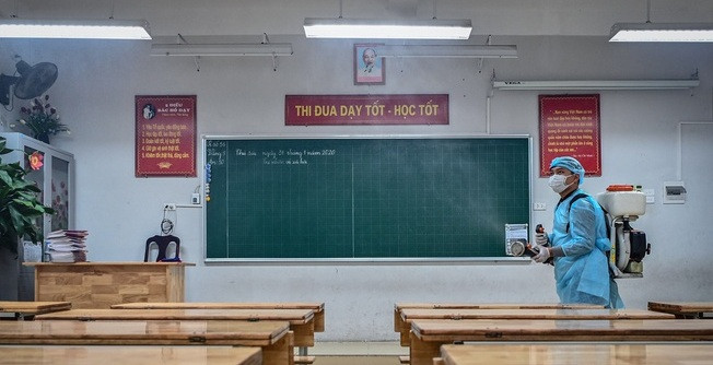 Thuc hu thong tin phun thuoc ngua virus corona tren bau troi toan quoc