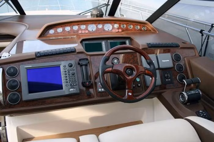 Ông Tăng Thành Trung, Giám đốc Việt Nam Yacht là người sở hữu chiếc du thuyền triệu đô Diamond Island - hiệu Princess 58 do Anh sản xuất. Ảnh: Zing.