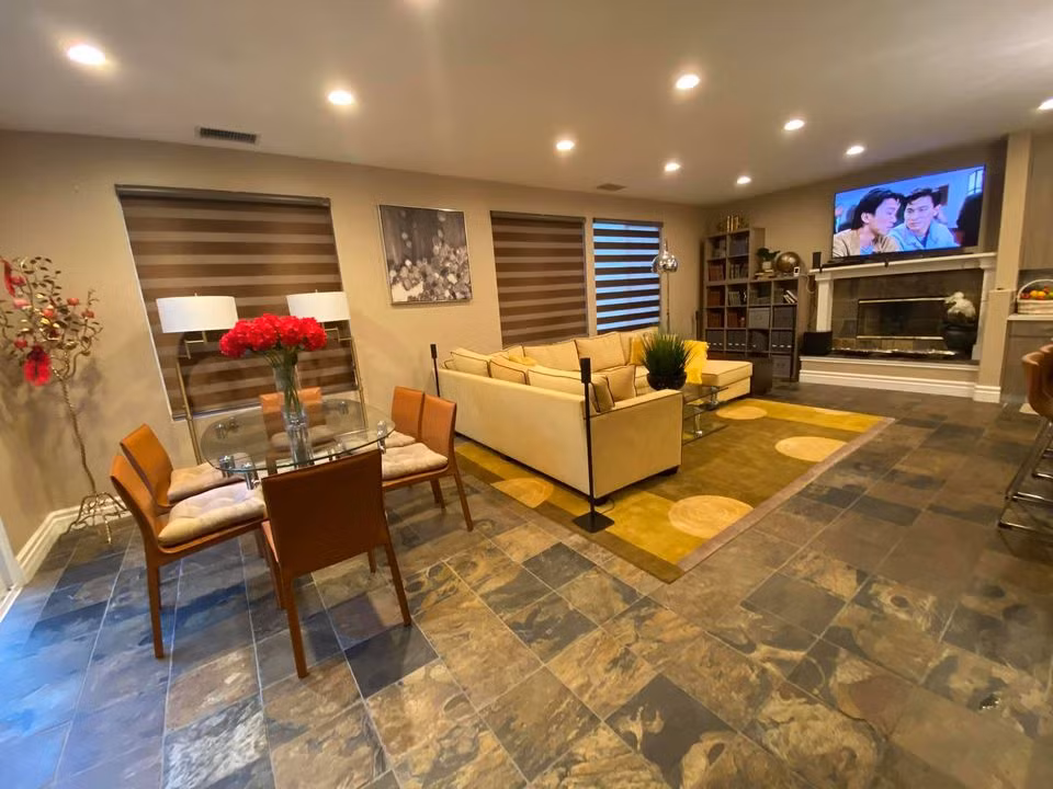 Các gam màu của nội thất được nam ca sĩ kết hợp hài hòa tạo nên vẻ sang trọng, tinh tế.