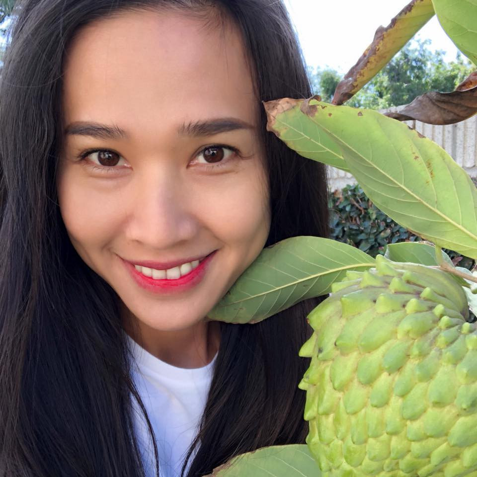 Ngoài hoa hồng, Mỹ Linh còn trồng nhiều cây ăn quả đào, na táo, lê, mận…Ảnh: FBNV Video: Ngắm khu vườn nhỏ xinh trên ban công. Nguồn: VTC1