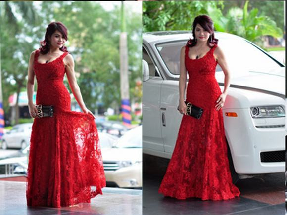 Năm 17 tuổi, bà Liễu về quê, mở cửa hàng cắt và dạy may. Khi 20 tuổi, bà đã là một thợ may lành nghề, có tiếng ở quê nhà. Sau đó bà Liễu chuyển sang kinh doanh, ban đầu là buôn bán các mặt hàng nhỏ lẻ như mỹ phẩm, gạo, bánh kẹo… rồi chuyển sang buôn đồ điện tử như tivi...