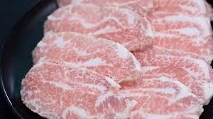 Vì vậy mà nạc nọng theo sau khi chế biến vẫn rất mềm, không bị khô và có hương vị thơm ngon đặc trưng, béo nhưng không ngấy. Ảnh: Gofood