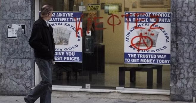 Trước cuộc khủng hoảng nợ công tại một số nước châu Âu, đảo Cyprus từng là nơi hút vốn mạnh đầu tư mạnh từ Hy Lạp và Nga. Theo dữ liệu từ Ngân hàng Trung ương Cyprus, tính đến cuối năm 2012, tổng tiền gửi từ các doanh nghiệp và người dân Nga tăng lên gần 2/3 trong khoảng thời gian hơn 6 năm. Ảnh: Getty Images.