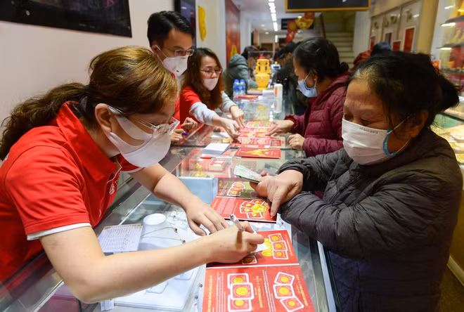 Vang ap sat 50 trieu/ luong: dau co hay xa hang lay loi?