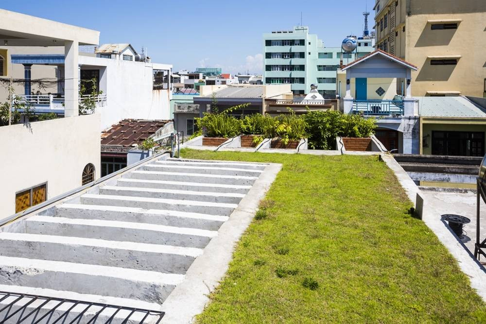 Thảm thực vật có tác dụng làm mát, bảo vệ mái đồng thời làm giảm bức xạ nhiệt vào không gian ở.