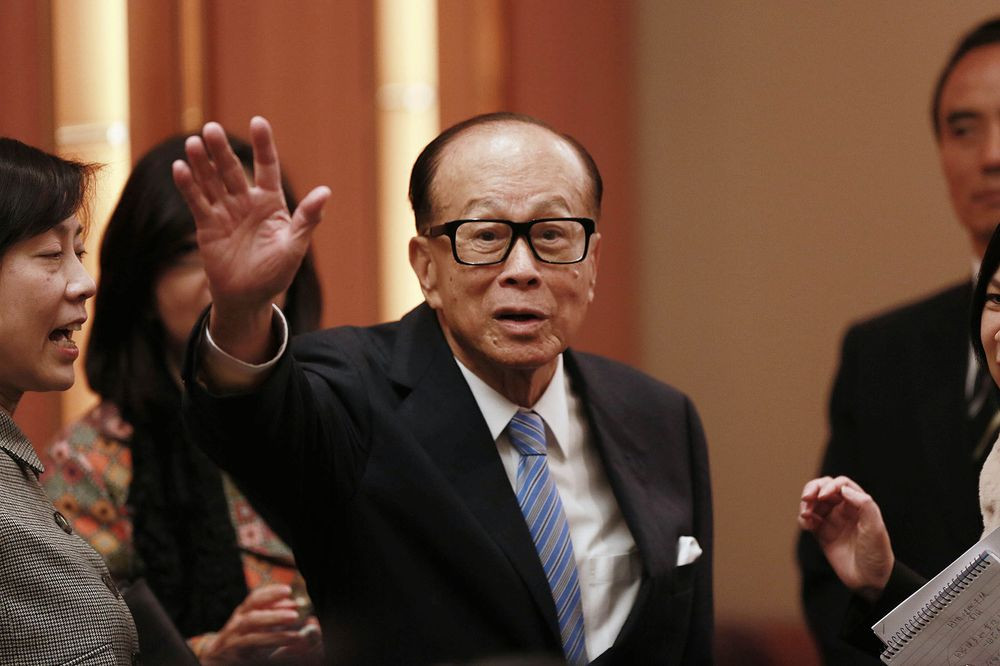 Lý Gia Thành - một trong những doanh nhân có nhiều ảnh hưởng nhất tại châu Á, là người giàu nhất Hong Kong trên bảng xếp hạng của Forbes từ 2008 đến 2019.