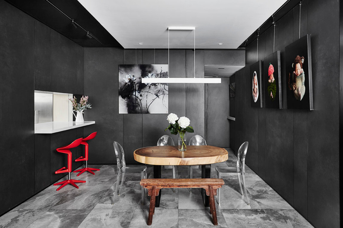 Tối giản là một xu hướng kiến trúc nhưng tối giản quá lại thành ra thiếu. Và đây cũng được xem như sai lầm. Với những người thích không gian thoáng đãng và gọn gàng thì việc đơn giản hóa là việc cần làm. Tuy nhiên không nên để thiếu những món đồ quan trọng và cần thiết trong sinh hoạt hàng ngày. Ảnh: Lookboxliving Video: Ở nhà lá cổng bê tông: Chuẩn nông thôn mới. Nguồn: VTC1