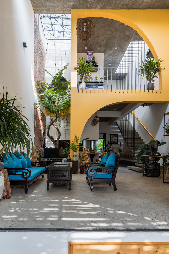 Căn nhà được xây dựng mang hồn cốt của không gian phố Hội bởi các thành viên trong gia đình là người gốc Hội An.