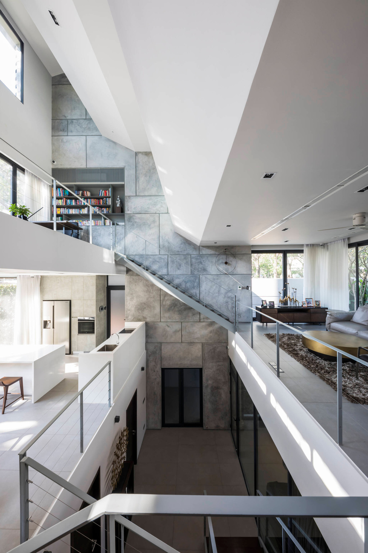 Cách bố trí tầng so le giống như trong khách sạn.