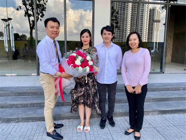 Trước đó, hồi tháng 7, Đông Nhi và Ông Cao Thắng khiến fan được phen “há hốc” khi chính thức tậu thêm một căn chung cư mới ở quận 9 để tặng con gái cưng trước ngày chào đời.