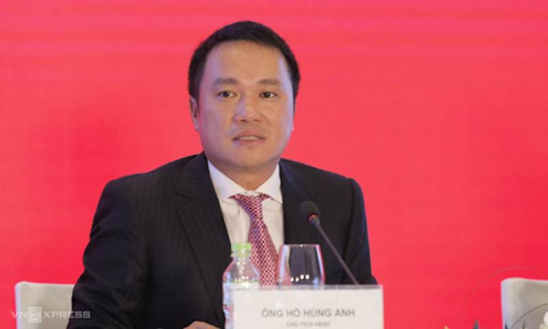 Ông Hồ Hùng Anh hiện đứng thứ 4 còn vợ ông đứng thứ 13 về mức độ giàu có trên sàn chứng khoán Việt. Tổng tài sản của hai vợ chồng ông Hồ Hùng Anh là gần 20.000 tỷ đồng.