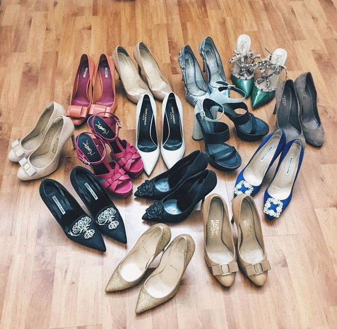 Bộ sưu tập giày hàng hiệu của Hương Giang Idol. Ảnh: Tiền phong. Video: Hương Giang Idol nổi bật tại cuộc thi Hoa hậu. Nguồn: VTC Now