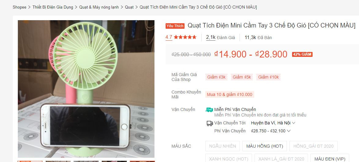 Tại chợ Xanh (Cầu Giấy), quạt mini cầm tay cũng được bán với giá dao động từ 70-100 nghìn đồng. (Ảnh: Việt Trinh)