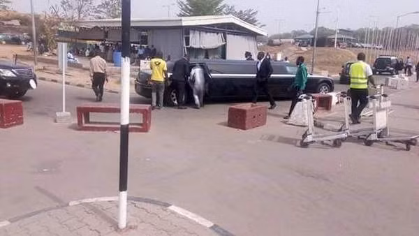 Limousine được coi là chiếc đắt nhất trong bộ sưu tập xe hơi của đại gia châu Phi này.