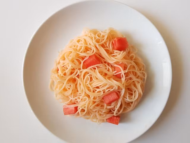 Mục đích ban đầu là hỗ trợ người nông dân tiêu thụ dưa hấu bị ùn ứ nhưng lô hàng đầu tiên với vài trăm thùng bún dưa hấu của công ty đã xuất khẩu sang Hàn Quốc.