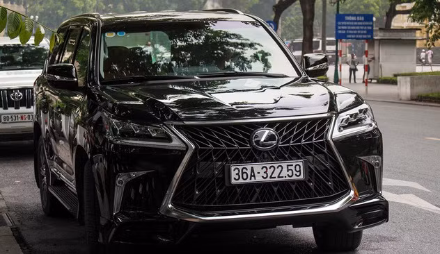 Một đại gia Thanh Hóa cũng chi gần 11 tỷ để tậu chiếc Lexus LX570 Super Sport 2018. Ảnh: Autopro.