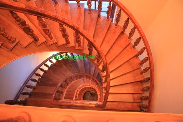 Cầu thang uốn lượn. Ảnh: Một thế giới.