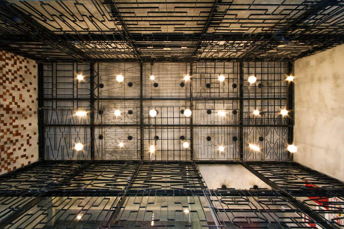 Vật liệu tái chế được ưa chuộng trong trang trí nội thất để tạo ra một bầu không khí hoài cổ nhưng trẻ trung, thanh lịch.