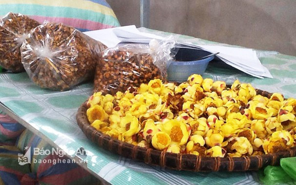 Vì thế, không tránh khỏi tình trạng khan hàng. Khách đặt không đúng vụ sẽ phải đợi tới năm sau mới có thể mua được. Ảnh: Báo Nghệ An.