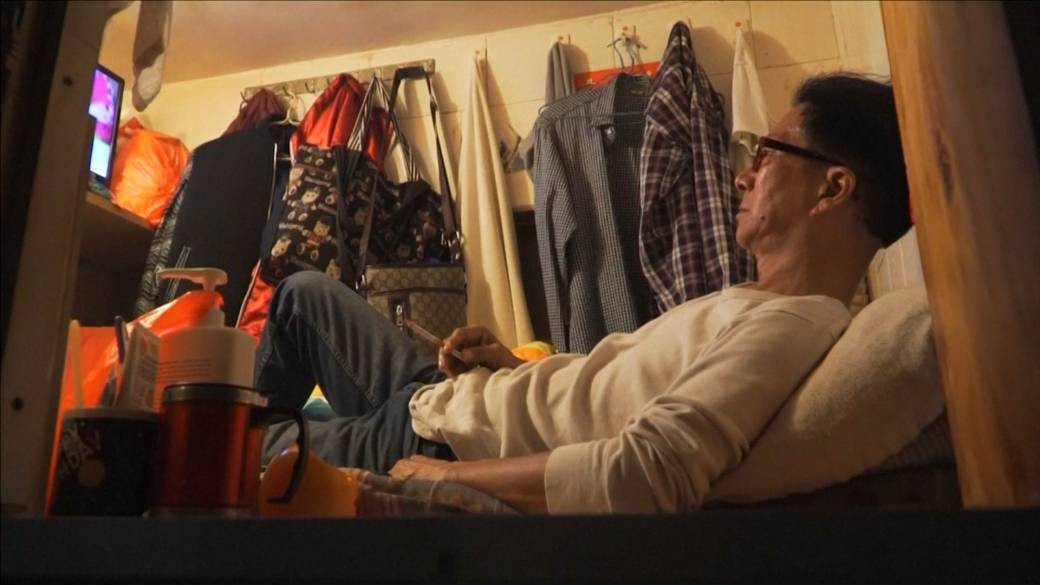 Thời dịch SARS, Wong thậm chí không đeo khẩu trang, vẫn làm việc.