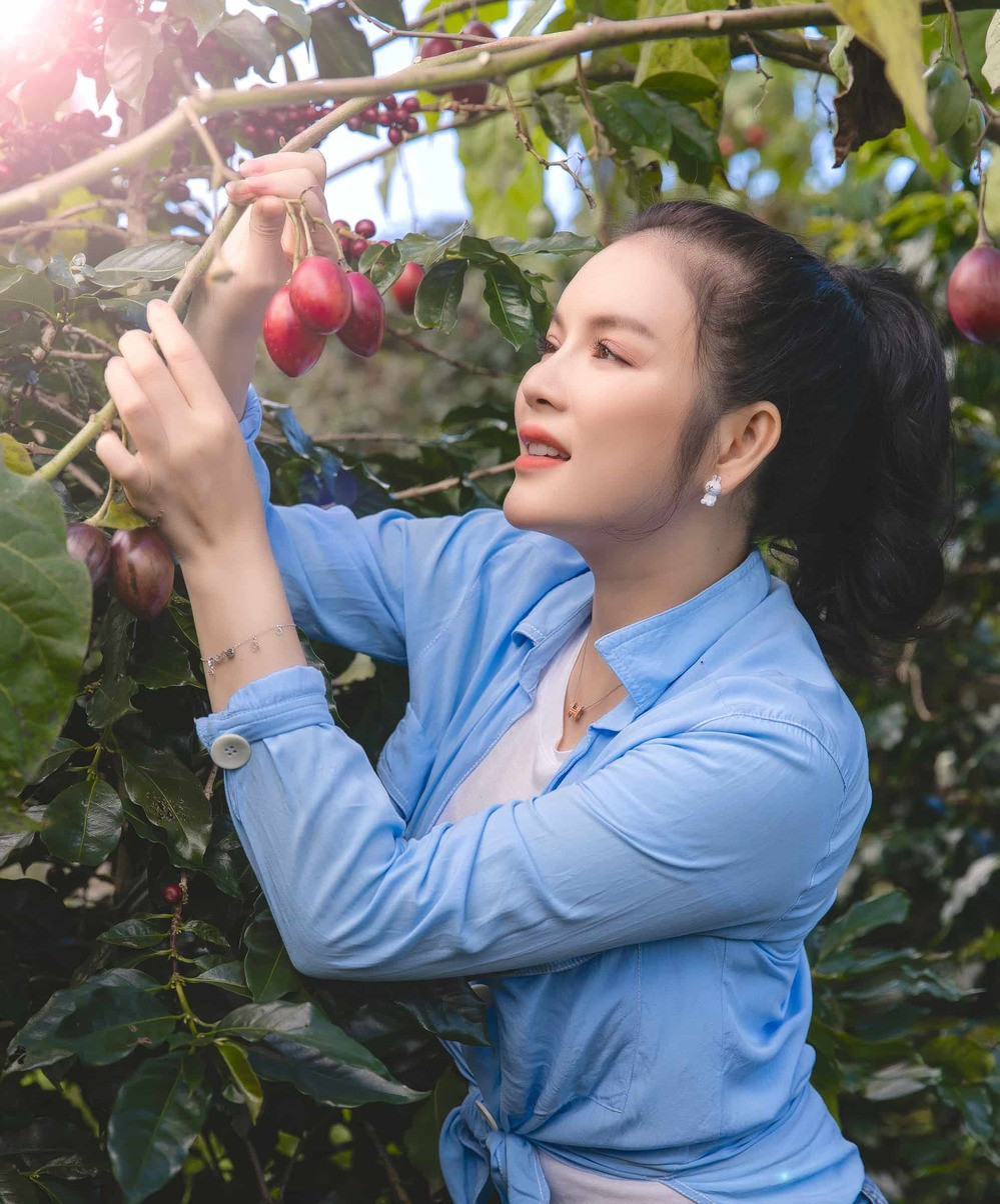 Ít ai biết Lý Nhã Kỳ cũng có niềm đam mê với cuộc sống "trồng rau nuôi cá".