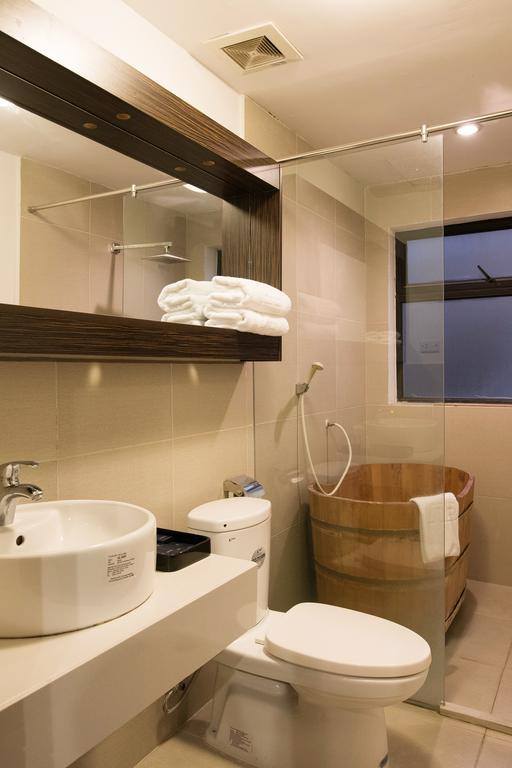 Dịch vụ mát xa và tiện nghi xông hơi khô cũng có sẵn tại khách sạn.