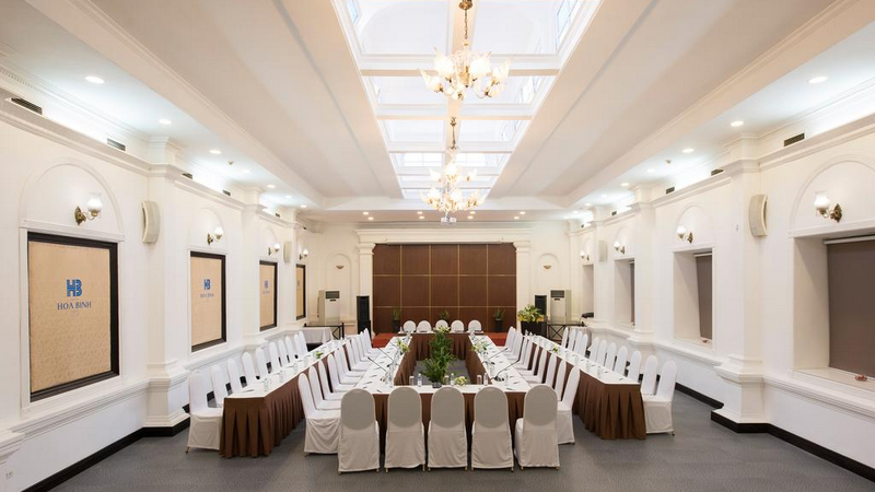 Hội trường lớn để tổ chức sự kiện.