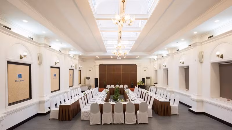 Hội trường lớn để tổ chức sự kiện.