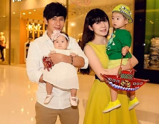 Đến năm 2010, Lý Hải tiếp tục mở rộng hoạt động kinh doanh bằng việc lấn sân sang lĩnh vực làm đẹp và sản xuất phim. Nguồn ảnh: Internet. Video: Bí quyết làm đẹp của sao Việt. Nguồn: VTC14.