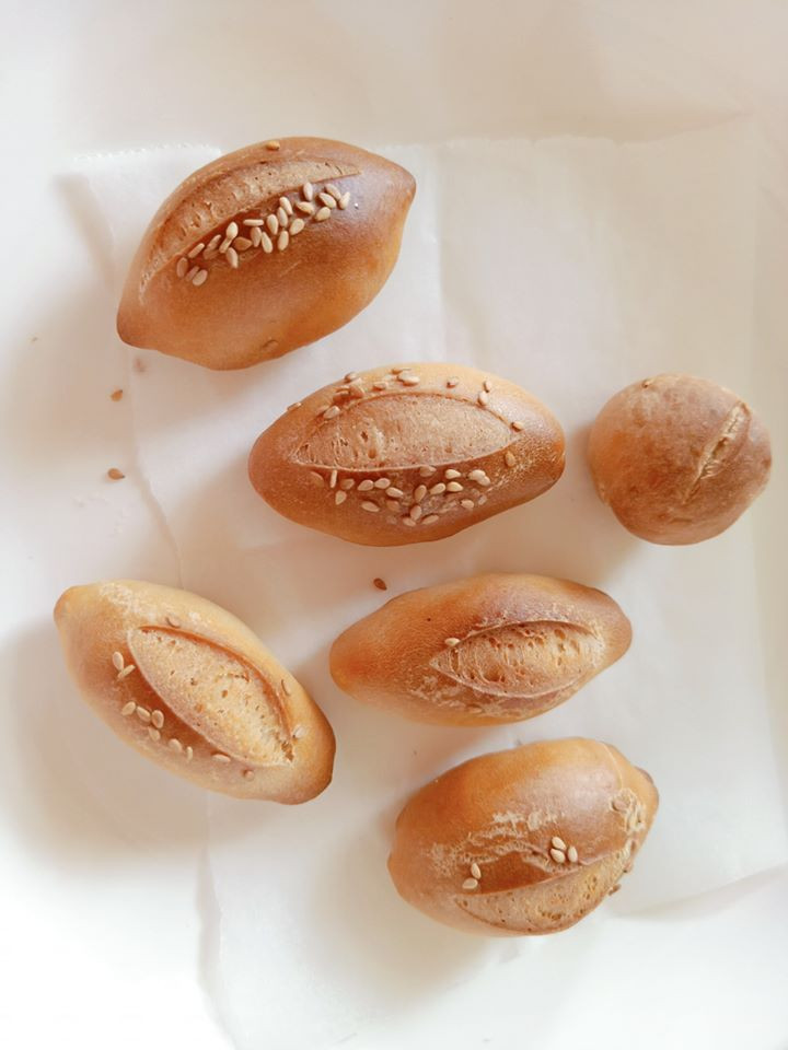 Nếu khách mua số lượng lớn, giá sẽ rẻ hơn, khoảng 45.000 đồng/50 chiếc hoặc 70.000 đồng/100 chiếc. Tính ra chỉ 700 đồng/chiếc.