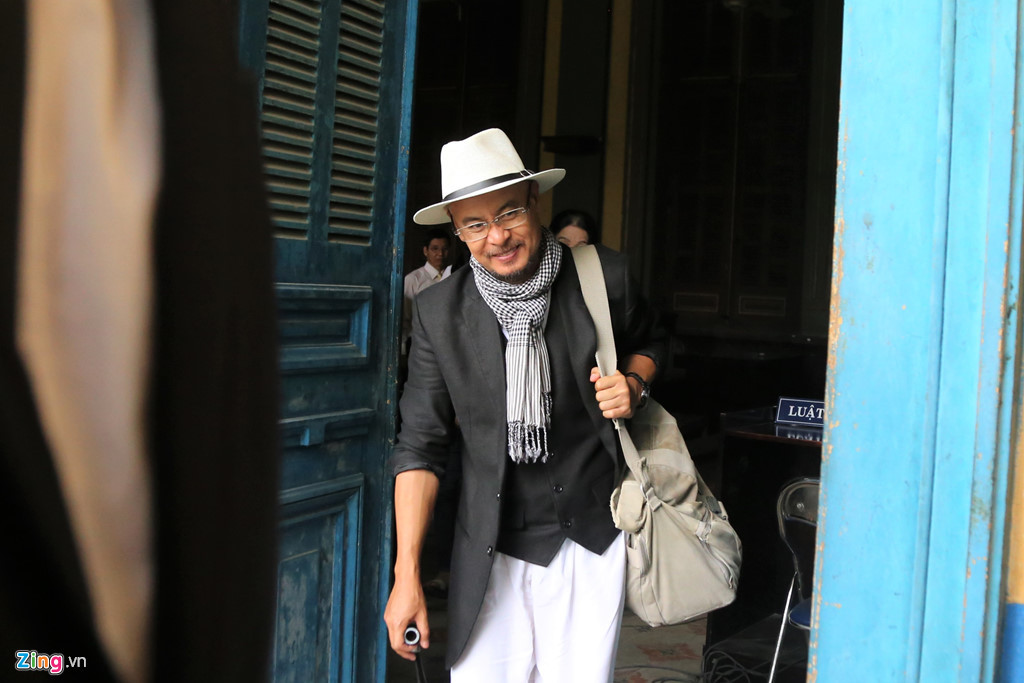 Ngay lập tức, câu nói của ông Đặng Lê Nguyên Vũ phủ sóng khắp các mặt báo và nhanh chóng trở thành hot trend trên các diễn đàn mạng xã hội. Ảnh: Zing.