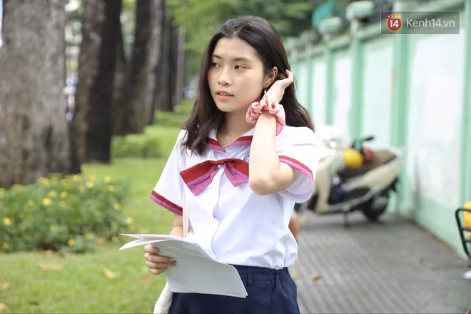 Bi chup len, nu sinh lot top xinh xan nhat mua thi tot nghiep 2020-Hinh-2
