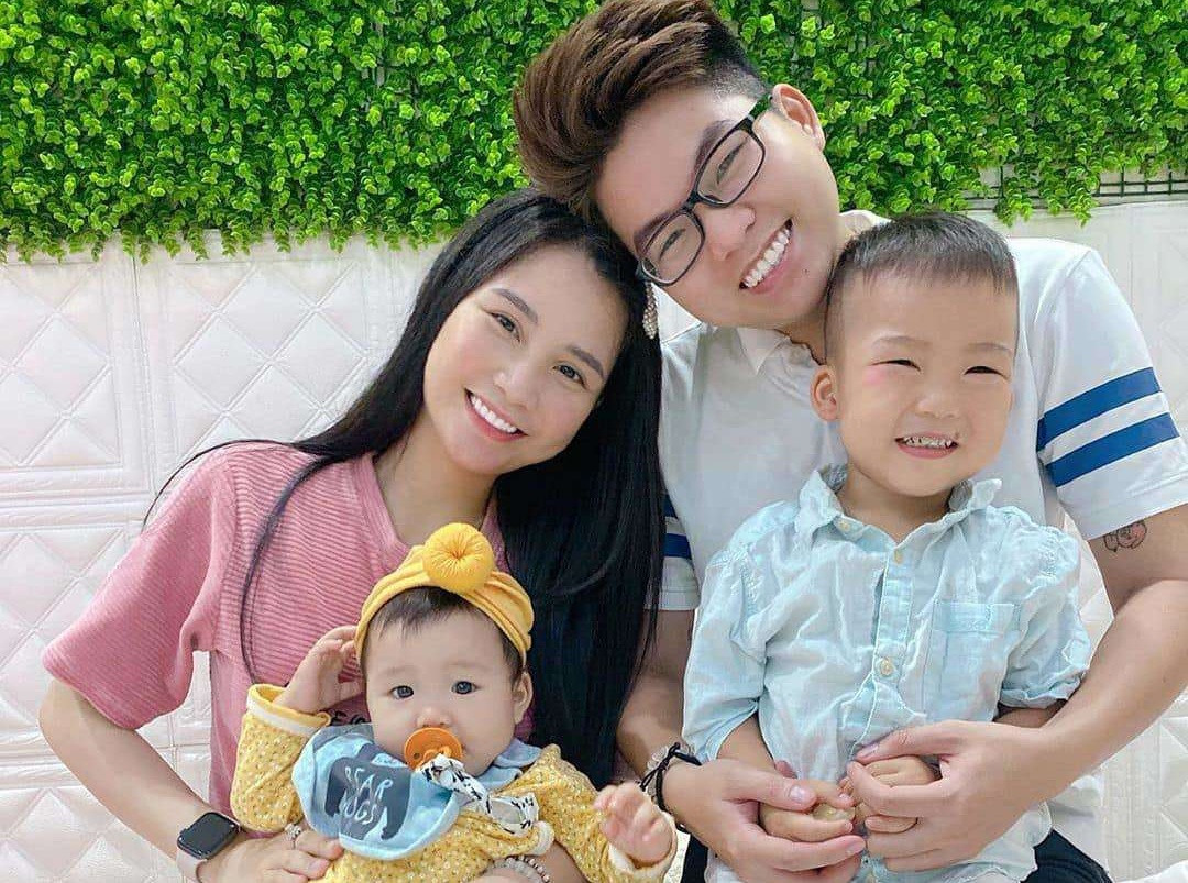 Hot girl sinh con khi dang la sinh vien va cai ket sieu dep