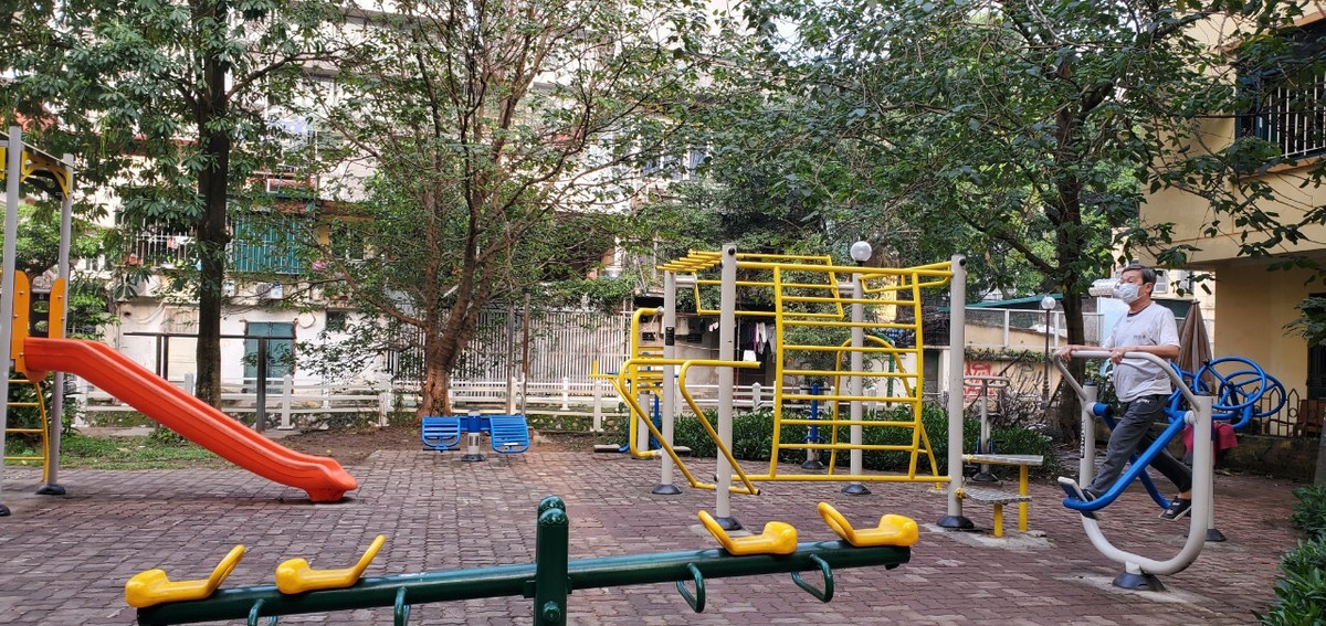 Nguoi dan pho Truc Bach yen tam cach ly, phong dich-Hinh-2