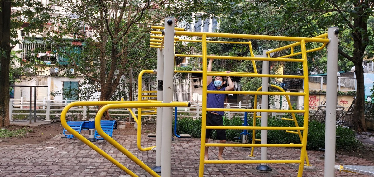 Nguoi dan pho Truc Bach yen tam cach ly, phong dich