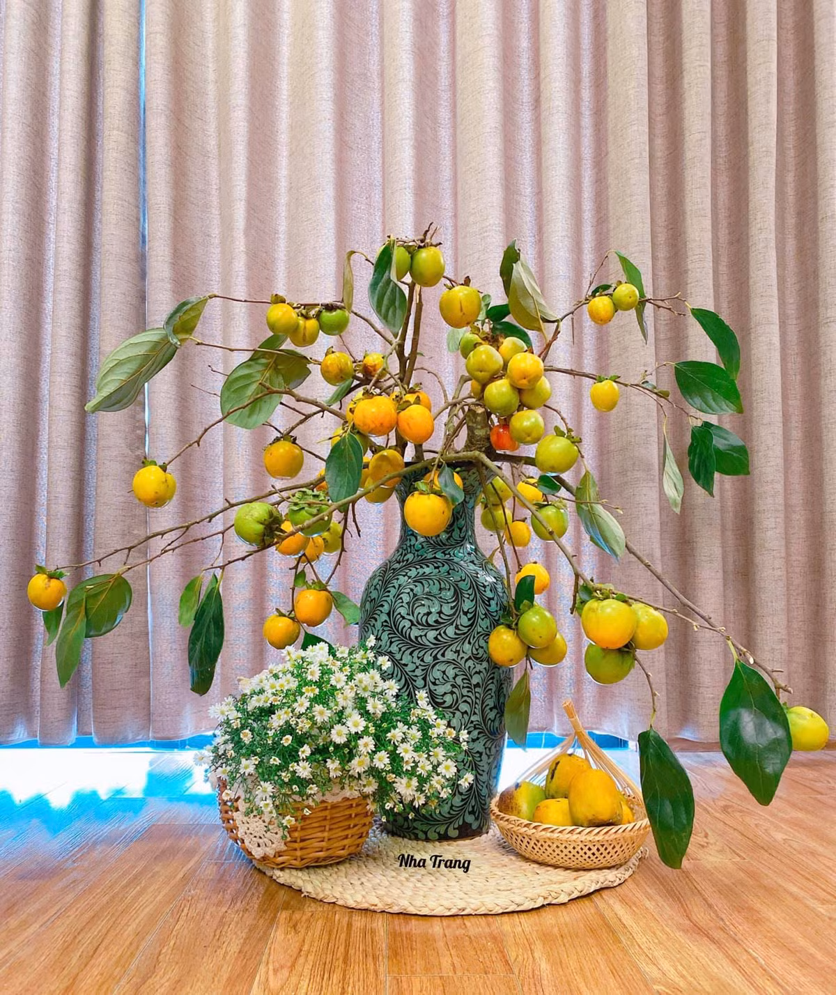 Cành hồng sai trĩu quả trông thích mắt. Nguồn ảnh: FB Nguyễn Bích Thảo.