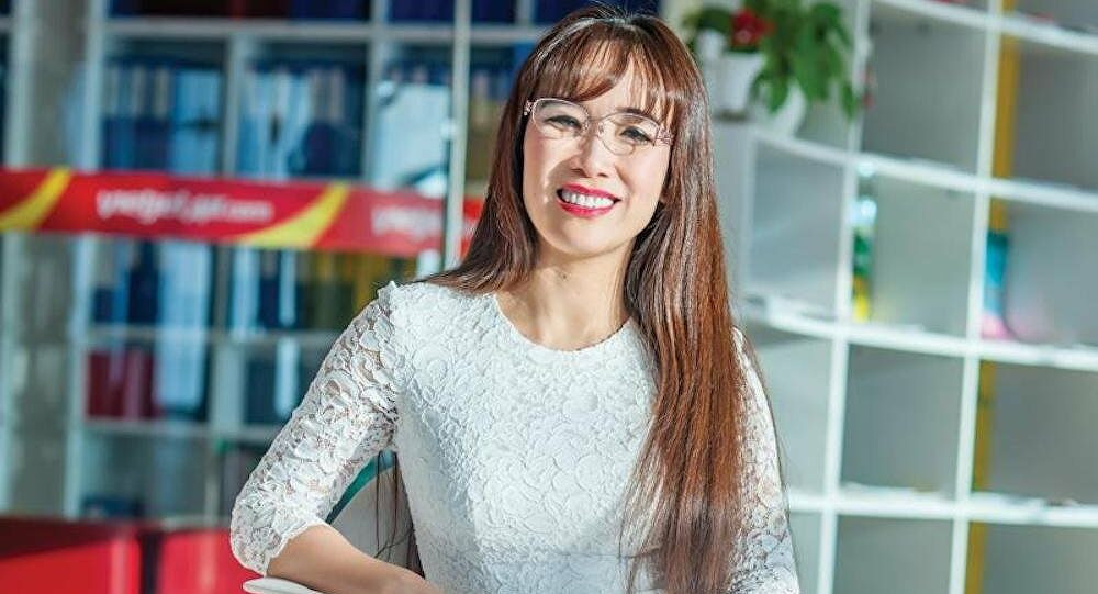 Bà Thảo từng cho biết: "Một ngày của tôi bắt đầu từ 5h sáng và kết thúc lúc 2h đêm. Có lúc phải đưa cả 2 con đi công tác cùng". Ảnh: Internet.