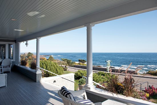 Giám đốc của Cape Arundel cho biết resort này bắt đầu triển khai dịch vụ cho thuê trọn khu nghỉ mát vào tháng 4/2020 sau khi nhận thấy nhiều gia đình giàu có đang muốn tránh xa những đô thị đông đúc. Ảnh: Cape Arundel Inn.