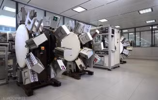 Thông thường, mỗi chiếc đồng hồ Rolex phải mất đến cả năm để sản xuất. Nguồn ảnh: Hodinkee.