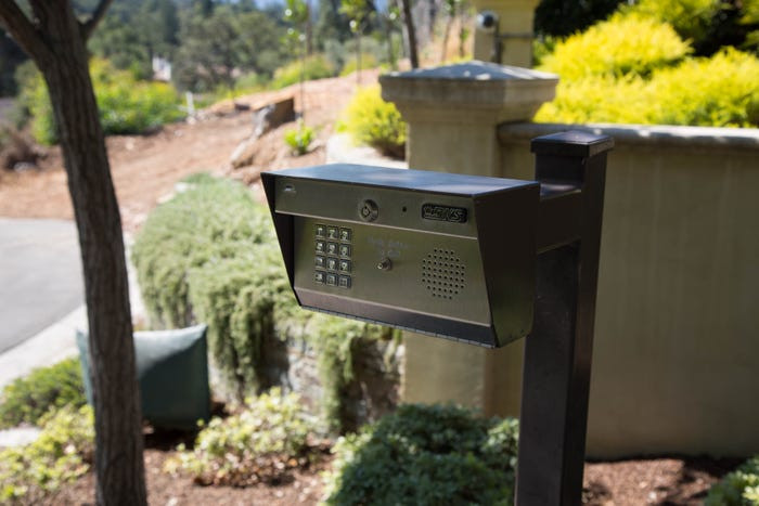 Ông mua biệt thự này năm 1990 với giá 2 triệu USD nhưng hiện tại nó có giá trị khoảng 7,1 triệu USD.