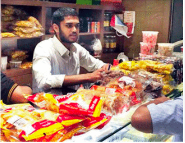 Và cậu con trai lớn của vị tỷ phú kim cương này từng phải trài nghiệm vị trí nhân viên phục vụ một quán cà phê.