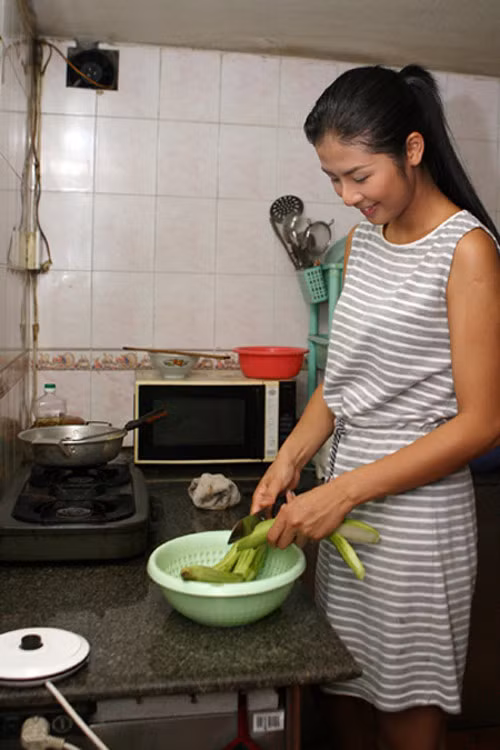 Khu bếp nấu đơn giản chỉ đủ những vật dụng cần thiết. Ảnh: Khám phá.