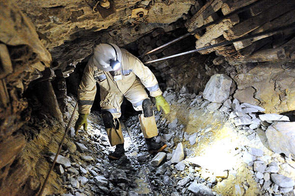 Mỏ vàng South Deep có khoảng 200 nhân viên an ninh với độ bảo mật kiểm soát gắt gao.