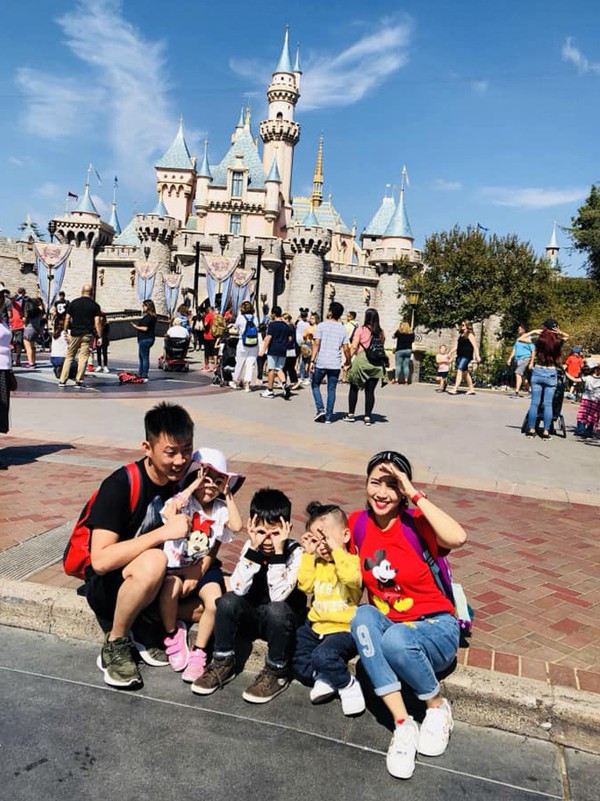 Dịp mùa hè, cả nhà nữ MC từng có chuyến du lịch Australia. Nguồn ảnh: FBNV.