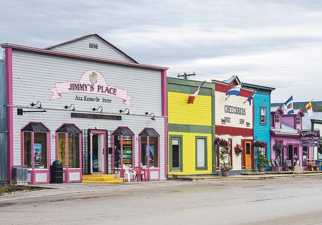 Vì thế, người dân kéo tới đây rất đông và xây dựng thành một thị trấn nhỏ gần Bonanza.