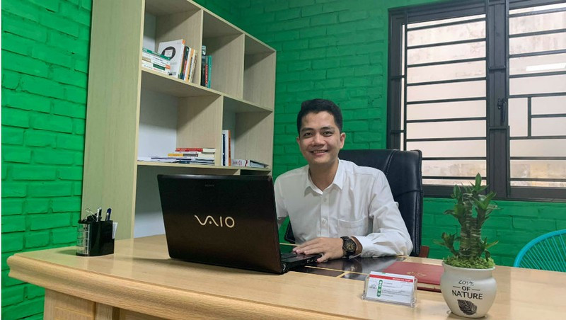 Chu doanh nghiep Viet quang cao tren san CLB Heerenveen cua Doan Van Hau la ai?