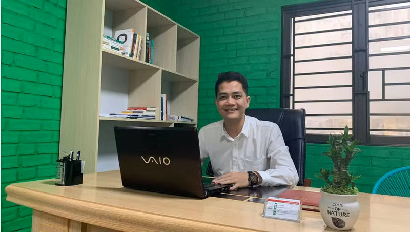 Chu doanh nghiep Viet quang cao tren san CLB Heerenveen cua Doan Van Hau la ai?